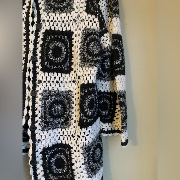 Handmade Vintage Granny Square Cardigan Crochet size medium? Lightweight spring - Picture 5 of 7